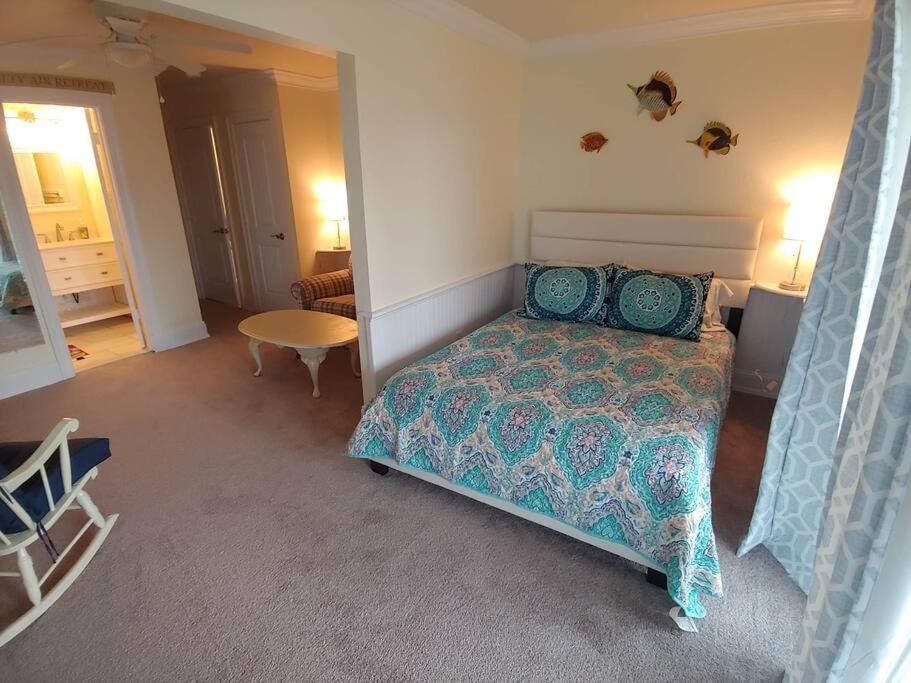6812 Rd, Semi Oceanfront, Pool, Hot Tub Nags Head