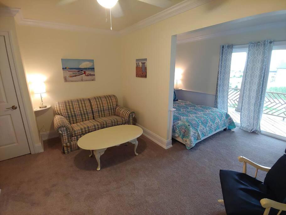 6812 Rd, Semi Oceanfront, Pool, Hot Tub * Nags Head