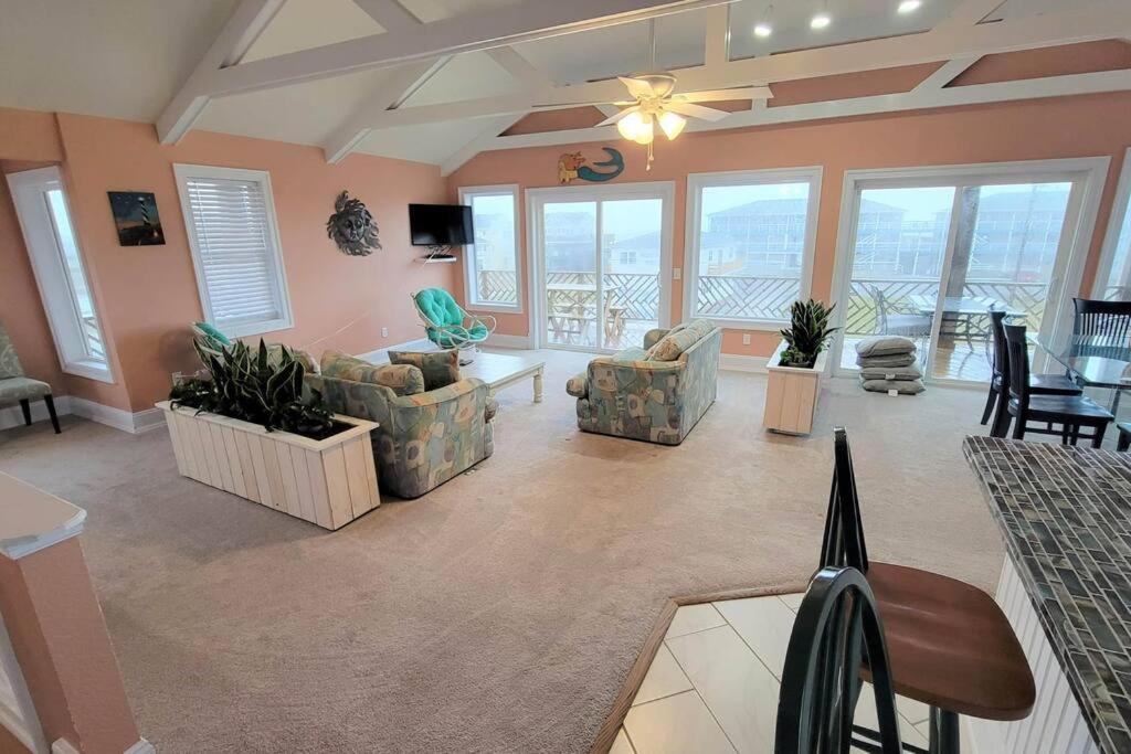 6812 Rd, Semi Oceanfront, Pool, Hot Tub Holiday home *