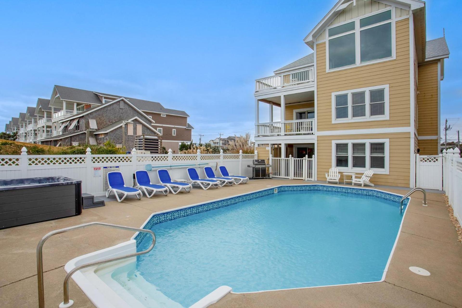 Just Fab 8 Bedrooms Oceanfront Luxury Saltwater Pool Elevator Game Holiday home *