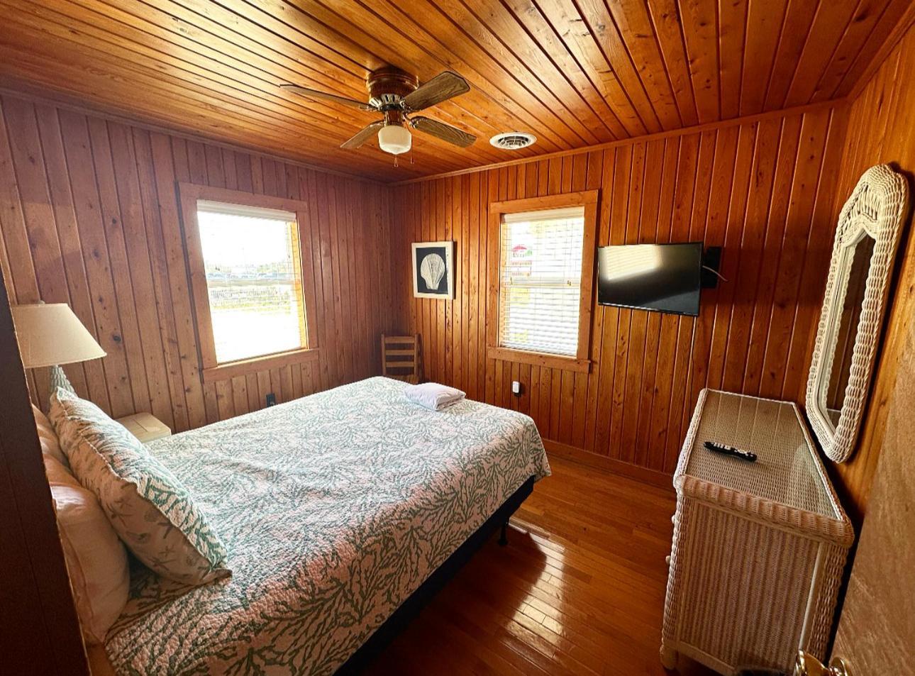 Spur Motel *