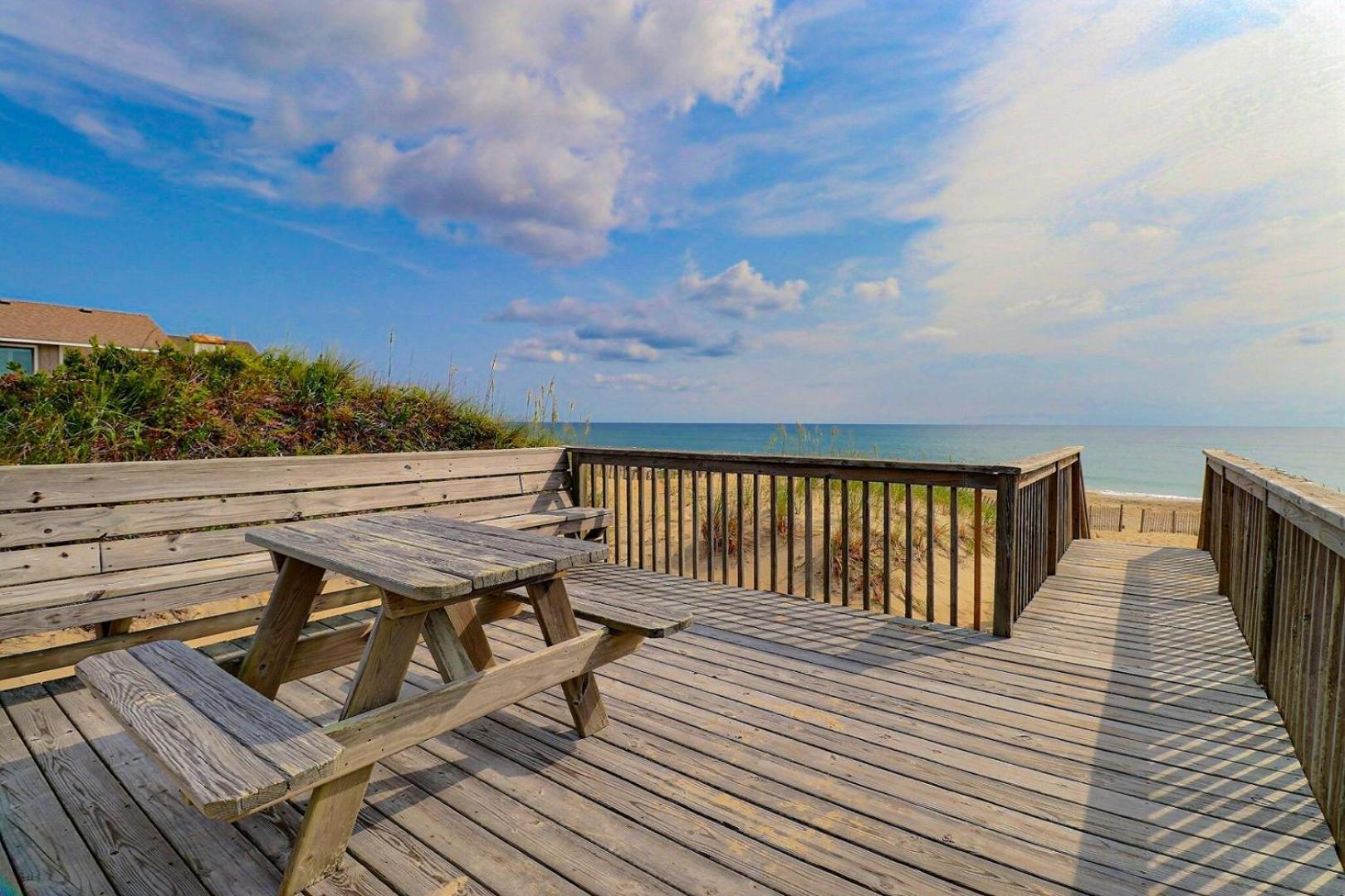7030 Explorers Beacon Oceanfront Poolhot Tub Holiday home