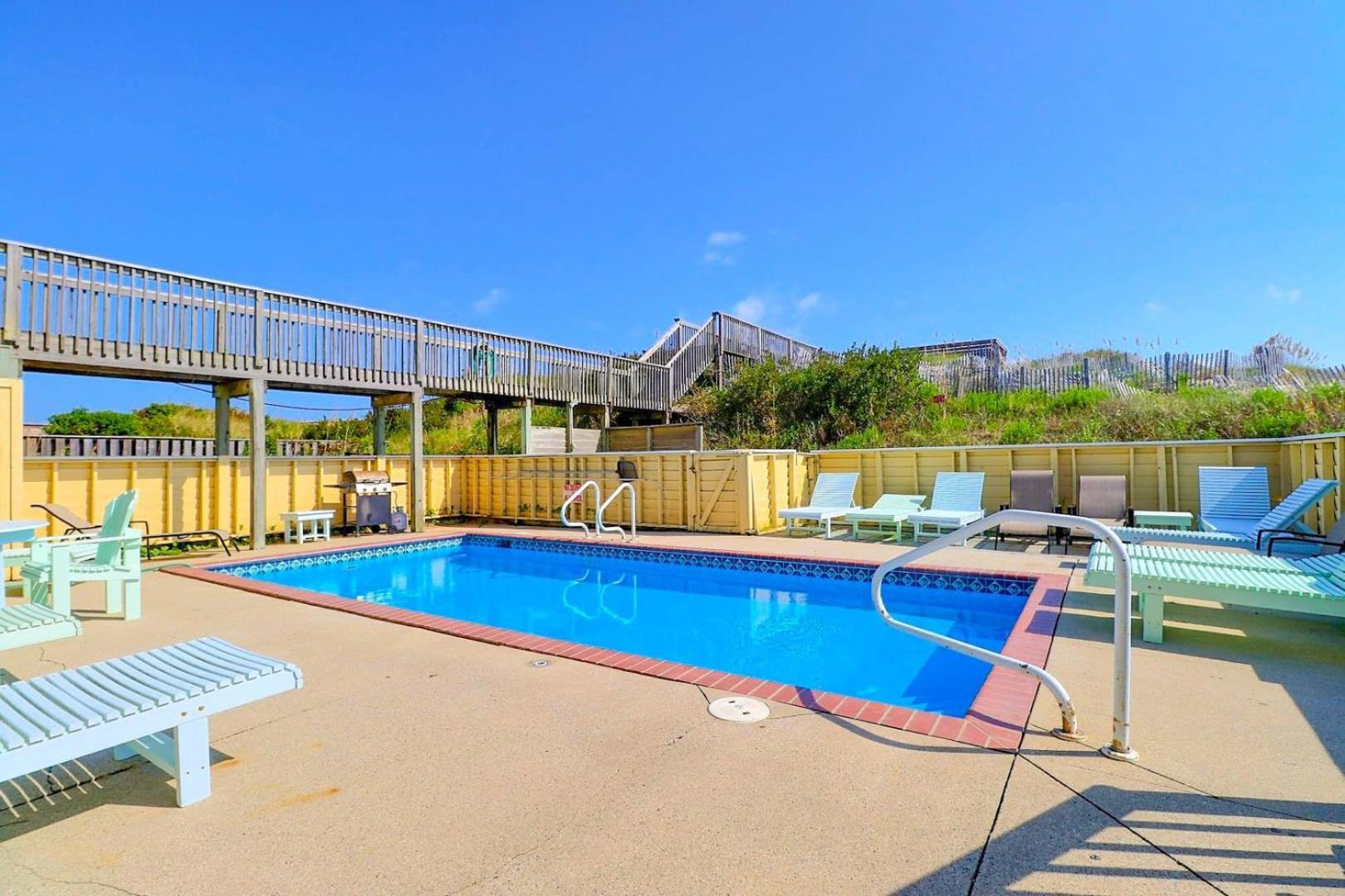 7080 Cool Breeze Oceanfront Pool Elevator Holiday home