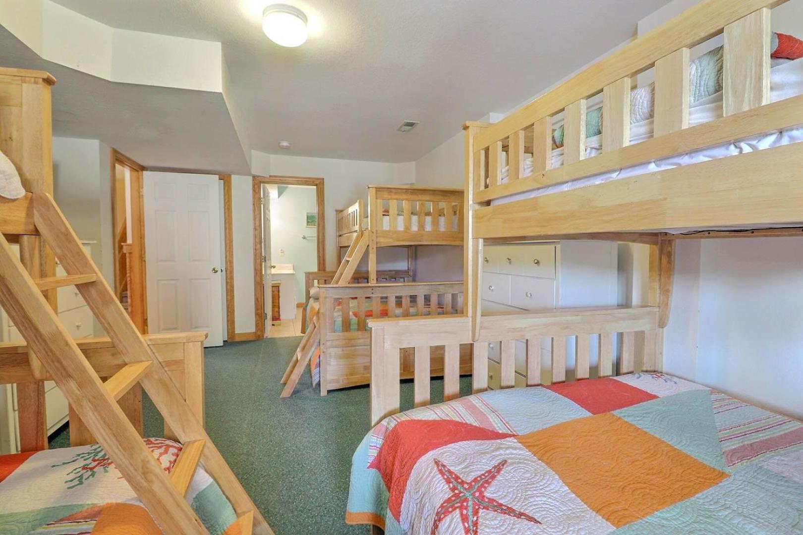 7080 Cool Breeze Oceanfront Pool Elevator Holiday home *