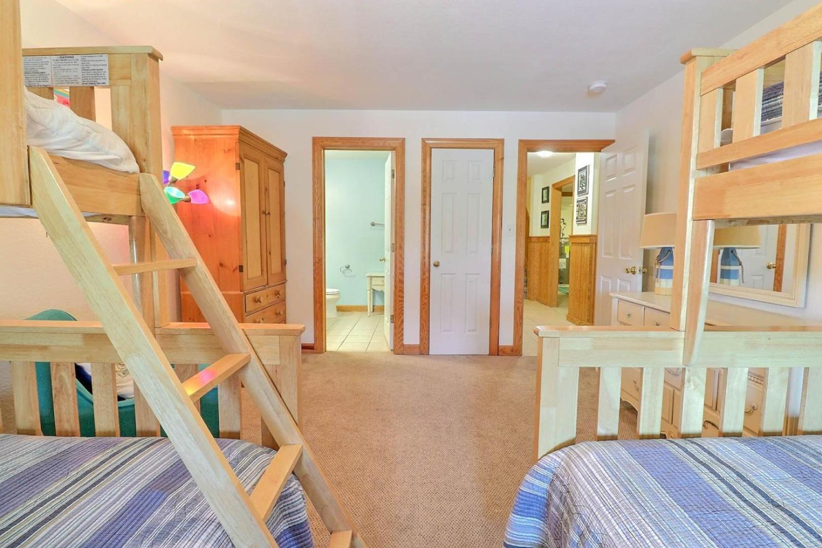 Holiday home 7080 Cool Breeze Oceanfront Pool Elevator Nags Head
