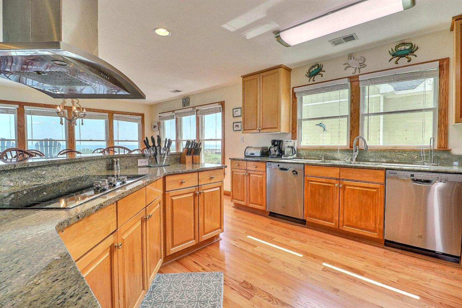 Holiday home 7080 Cool Breeze Oceanfront Pool Elevator