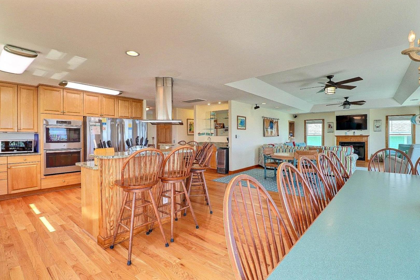 7080 Cool Breeze Oceanfront Pool Elevator Holiday home *