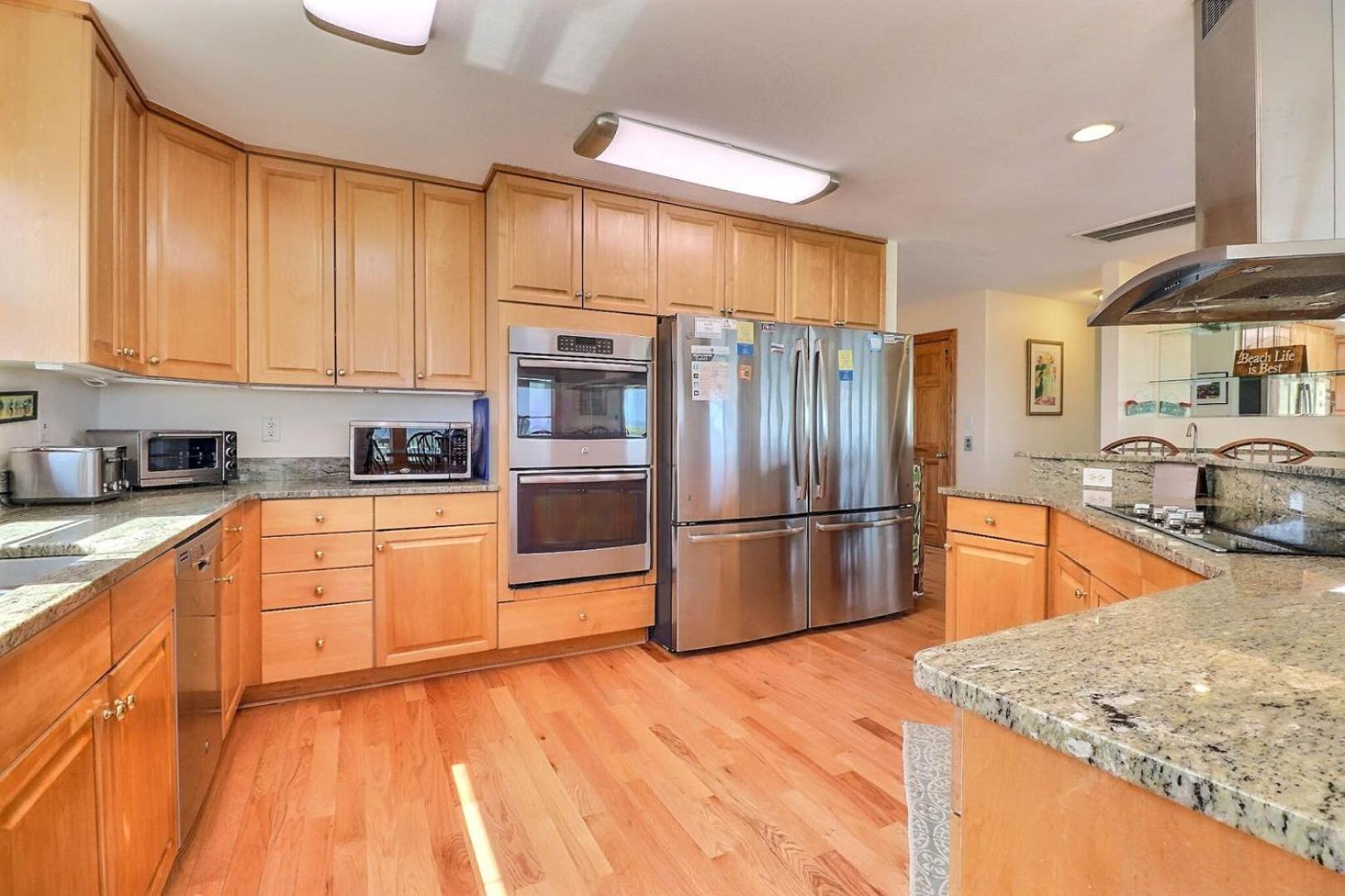 7080 Cool Breeze Oceanfront Pool Elevator Holiday home *