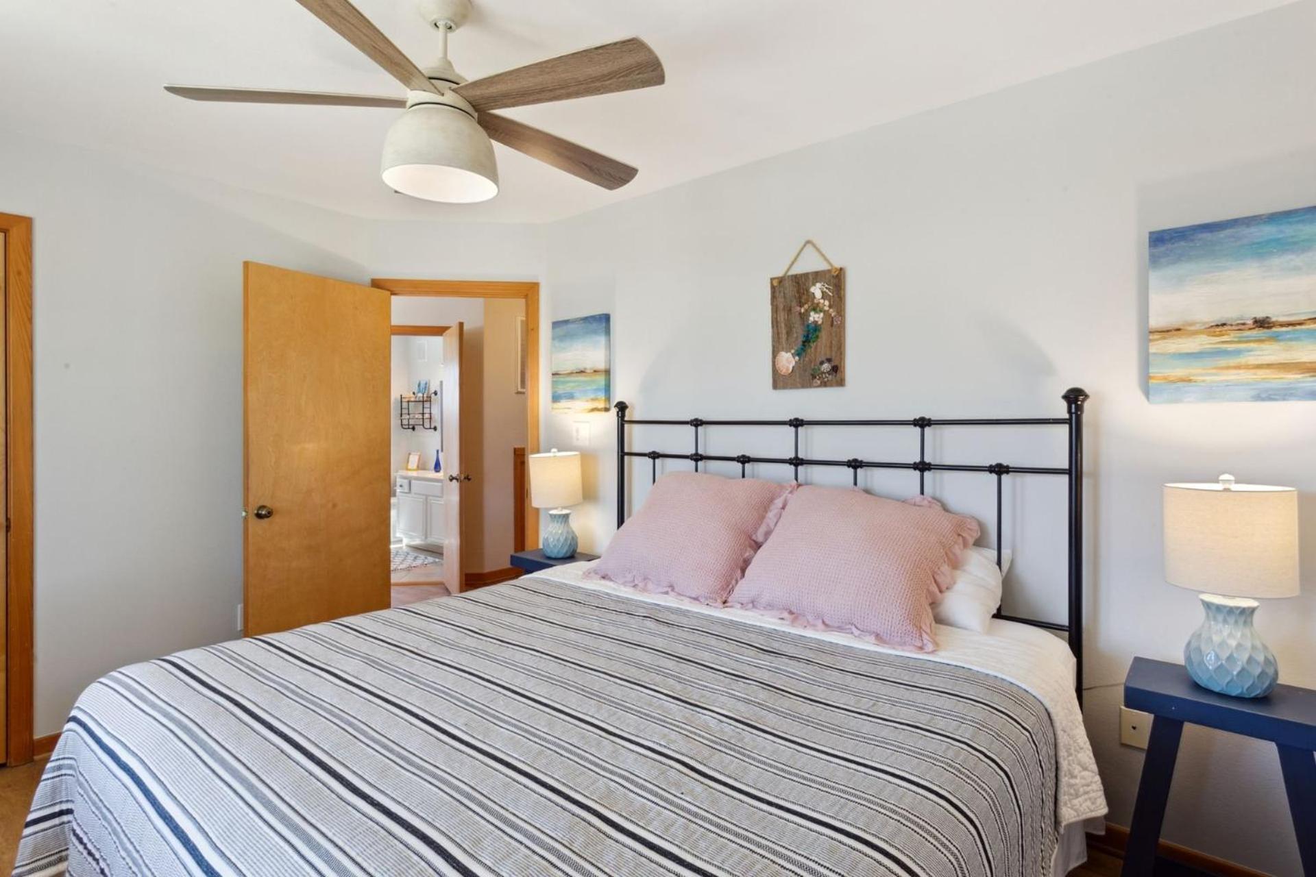 7370 Blue Pearl 1 Min Walk To