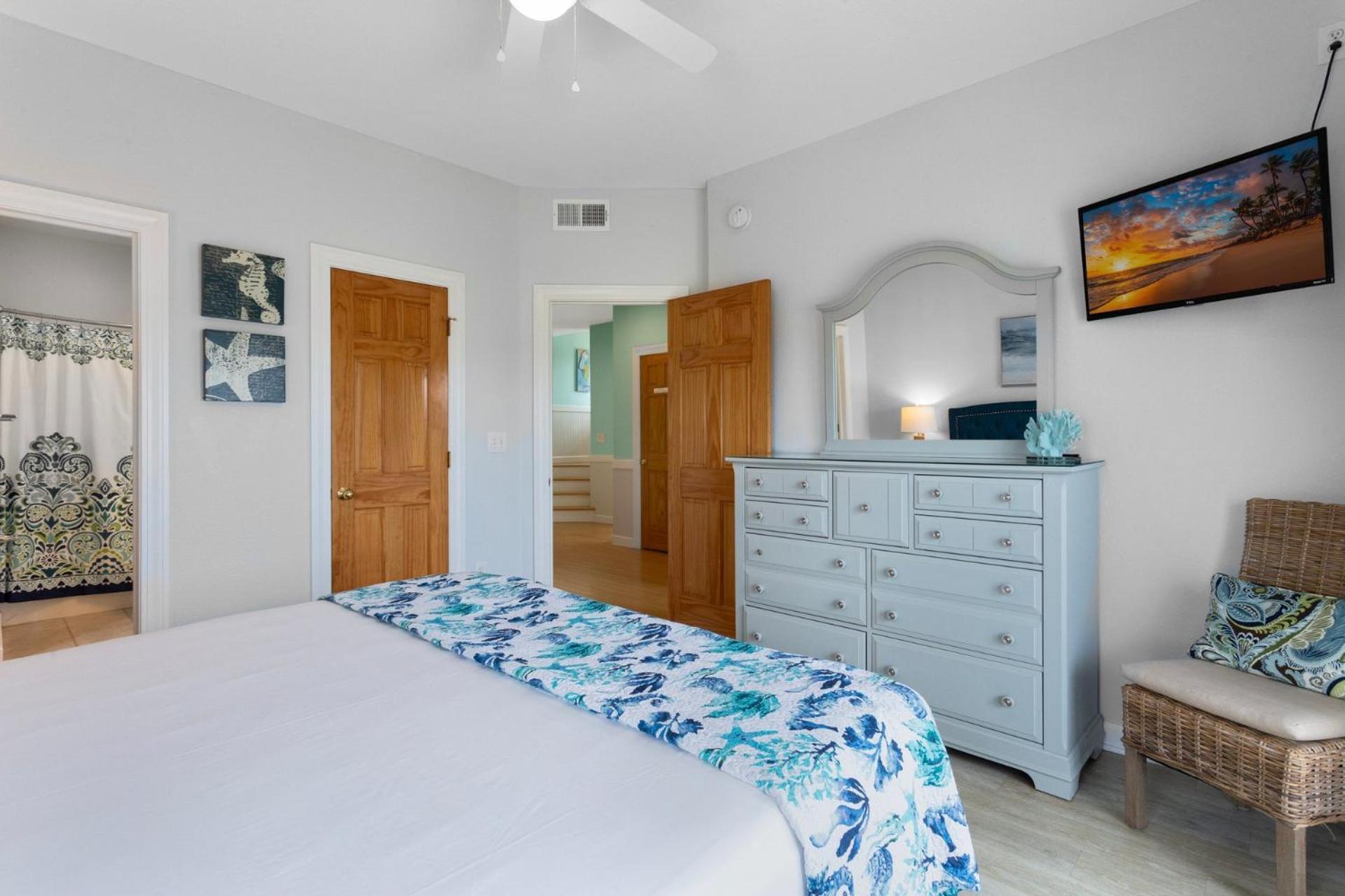 Just Fab 8 Bedrooms Oceanfront Luxury Saltwater Pool Elevator Game Holiday home *