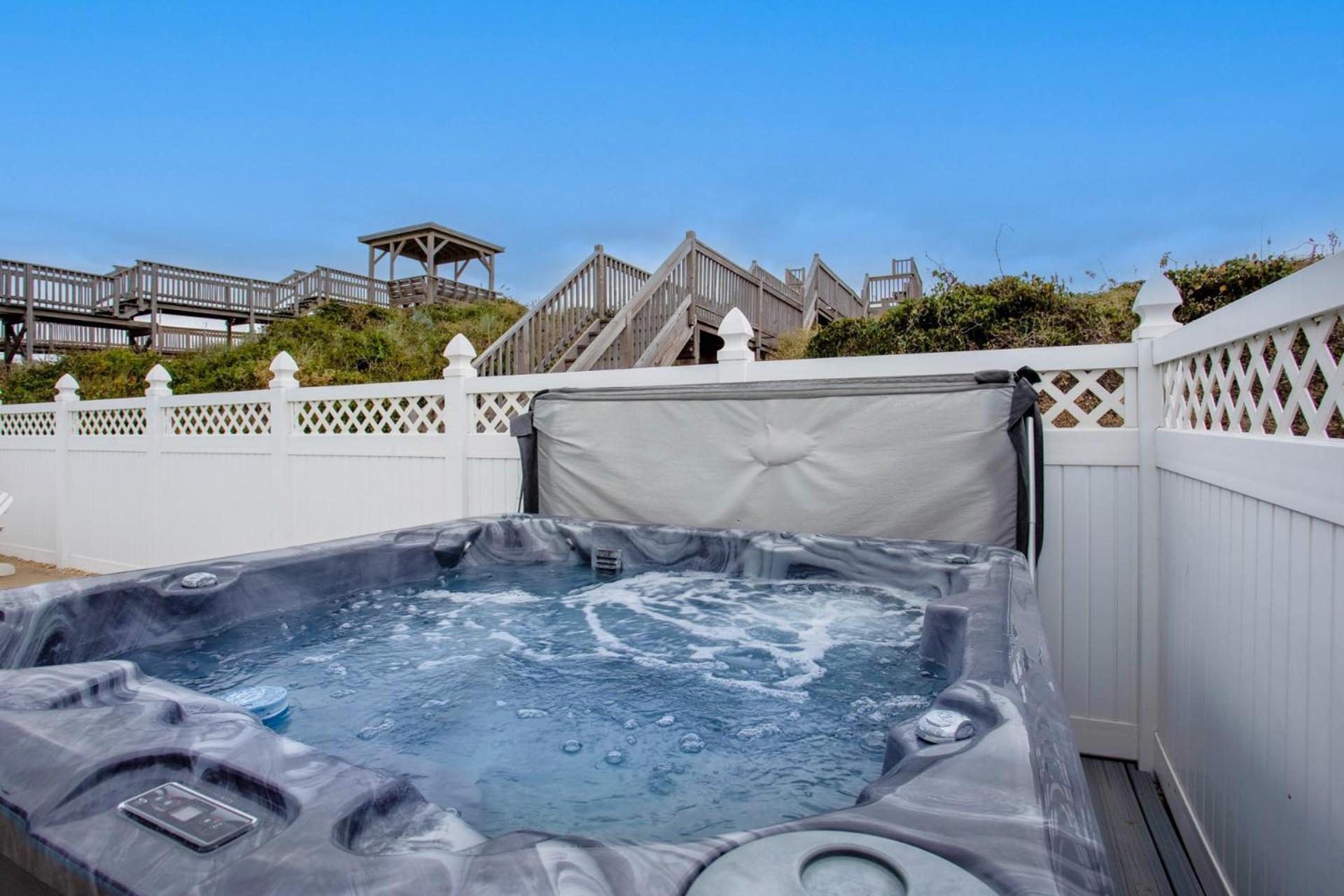Holiday home Just Fab 8 Bedrooms Oceanfront Luxury Saltwater Pool Elevator Game *