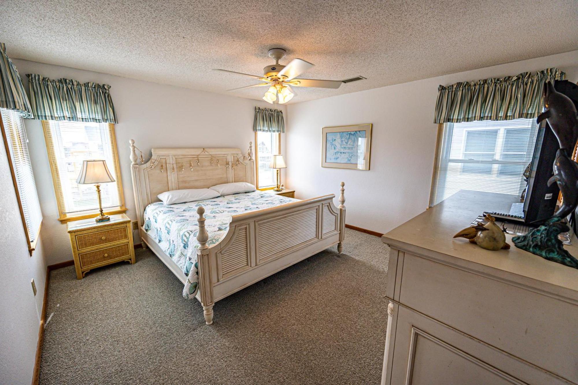 N2102- Sunny Daze Holiday home