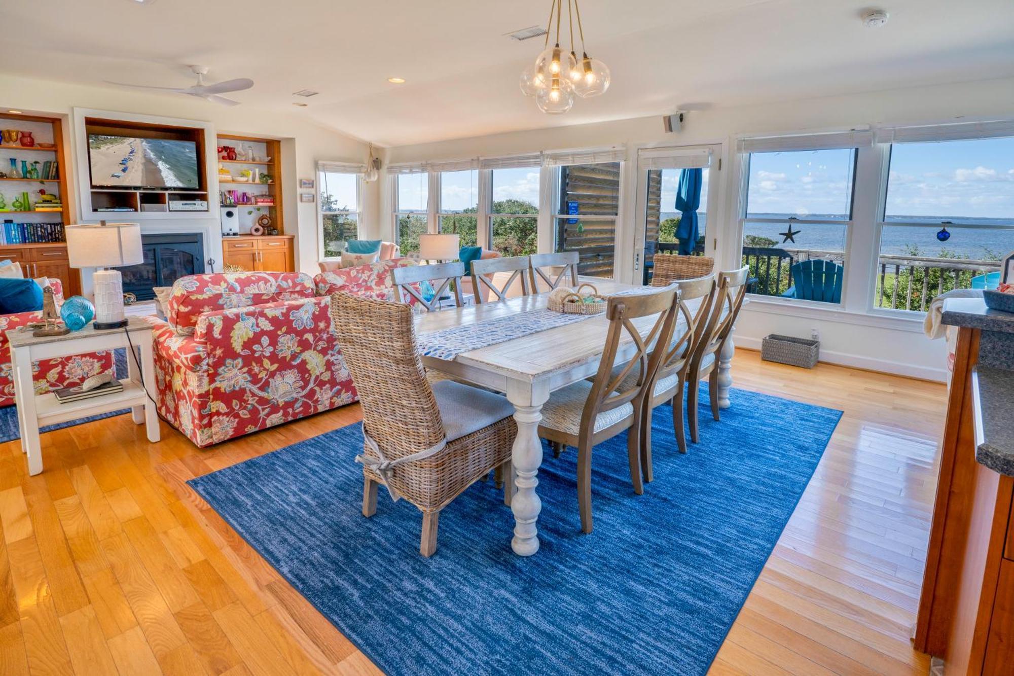 Waterfront Luxury W-beach Resort-pool-golf-tennis-fishing & Views! Holiday home *
