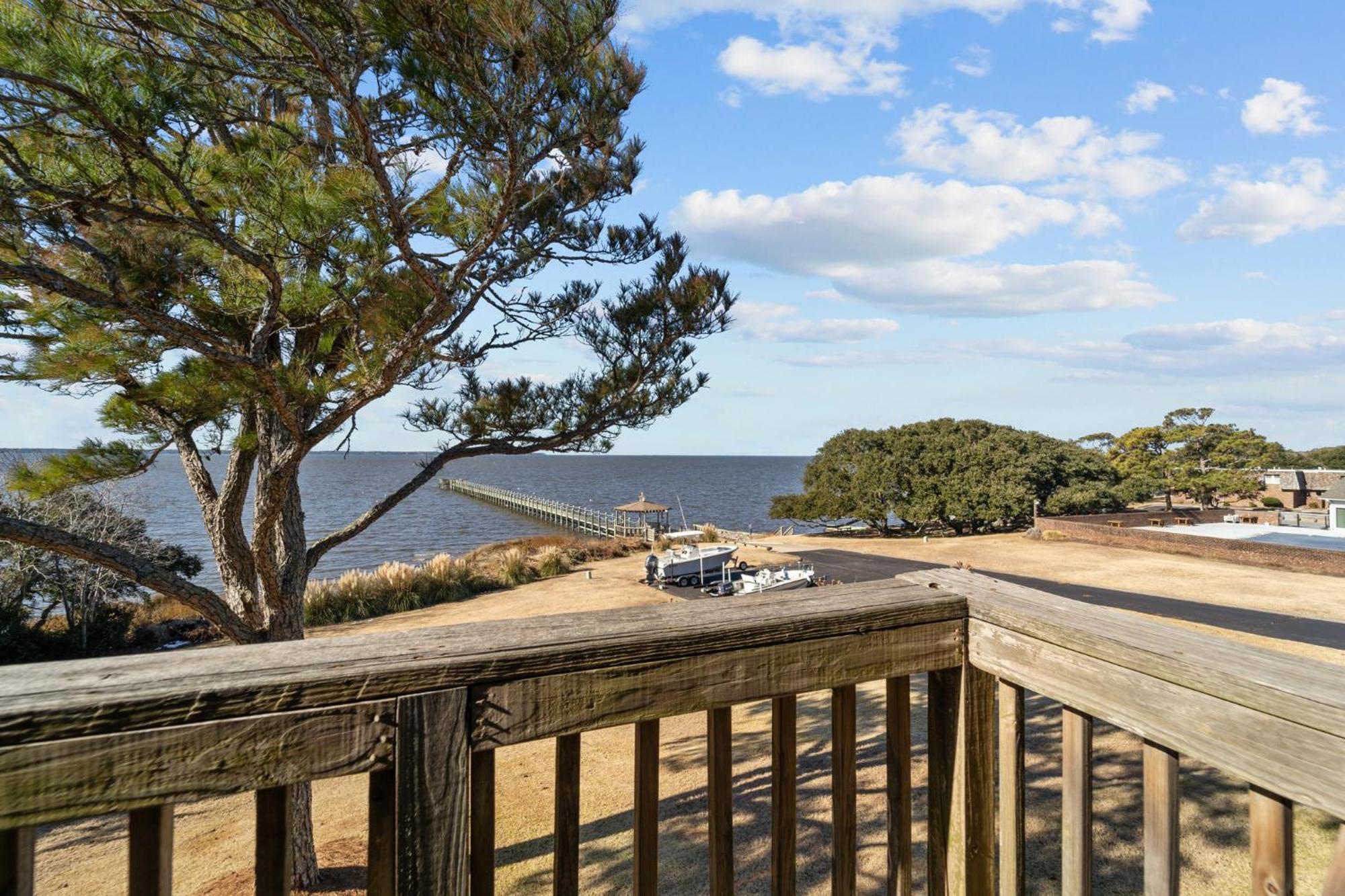 5440 - Baywatch By Realty