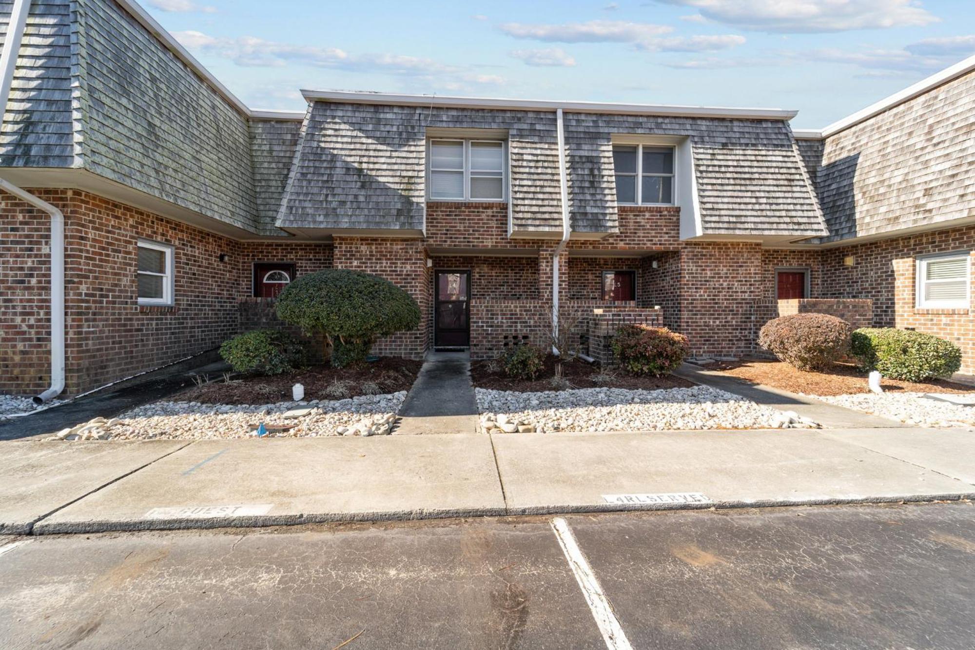 5440 - Baywatch By Realty *