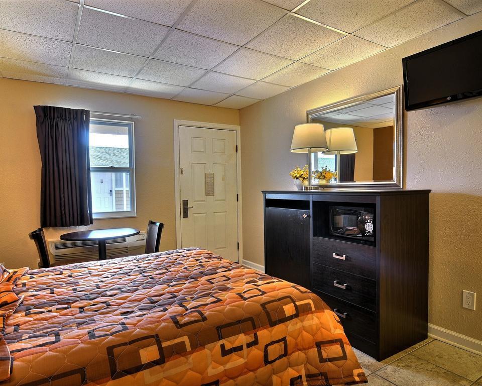 Rodeway & Hotel