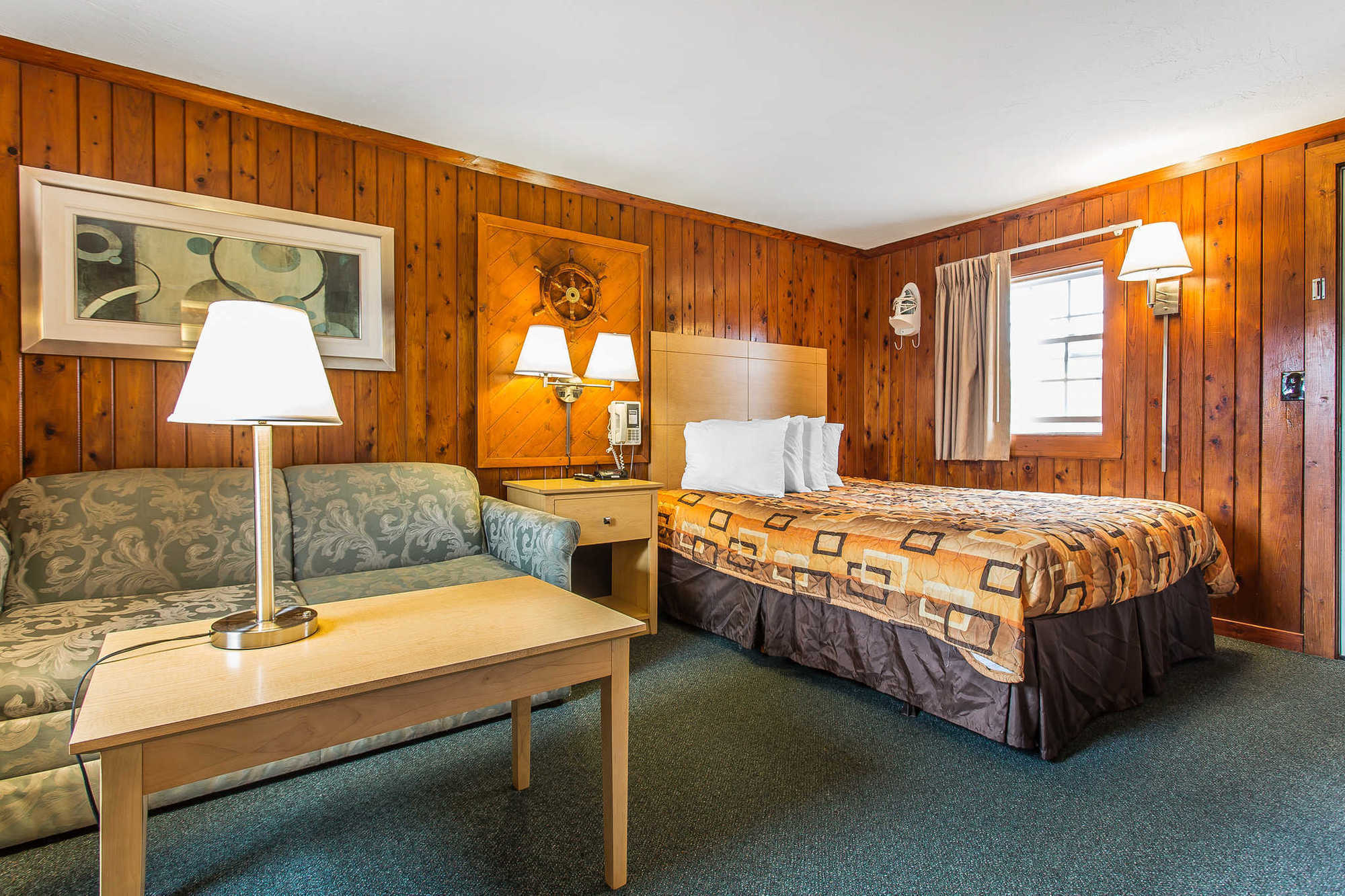 Rodeway & Hotel