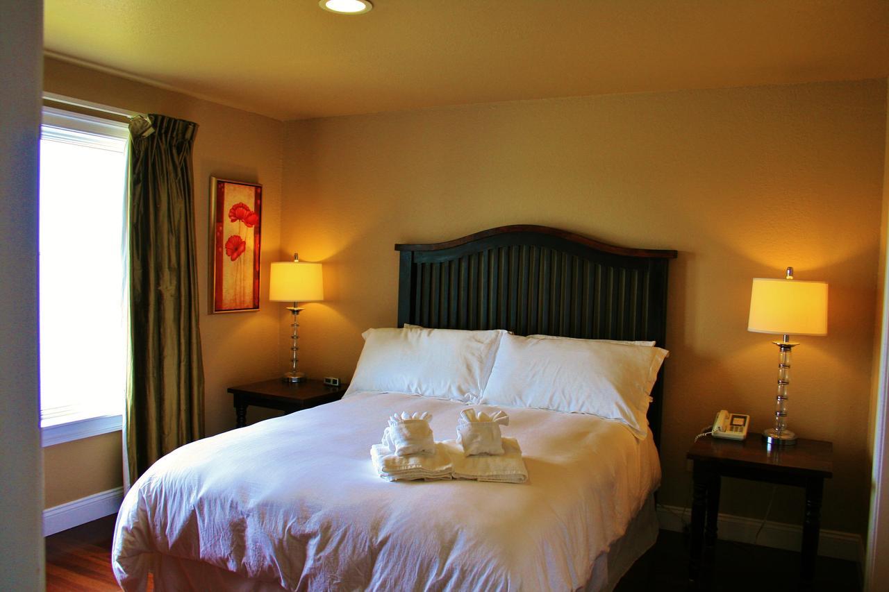 Hotel Oasis Suites 2*
