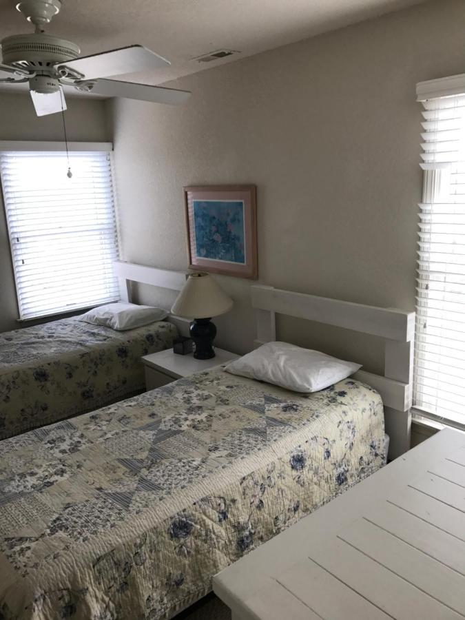 Villa Pet-friendly Coastal Retreat With Pool And Fireplace