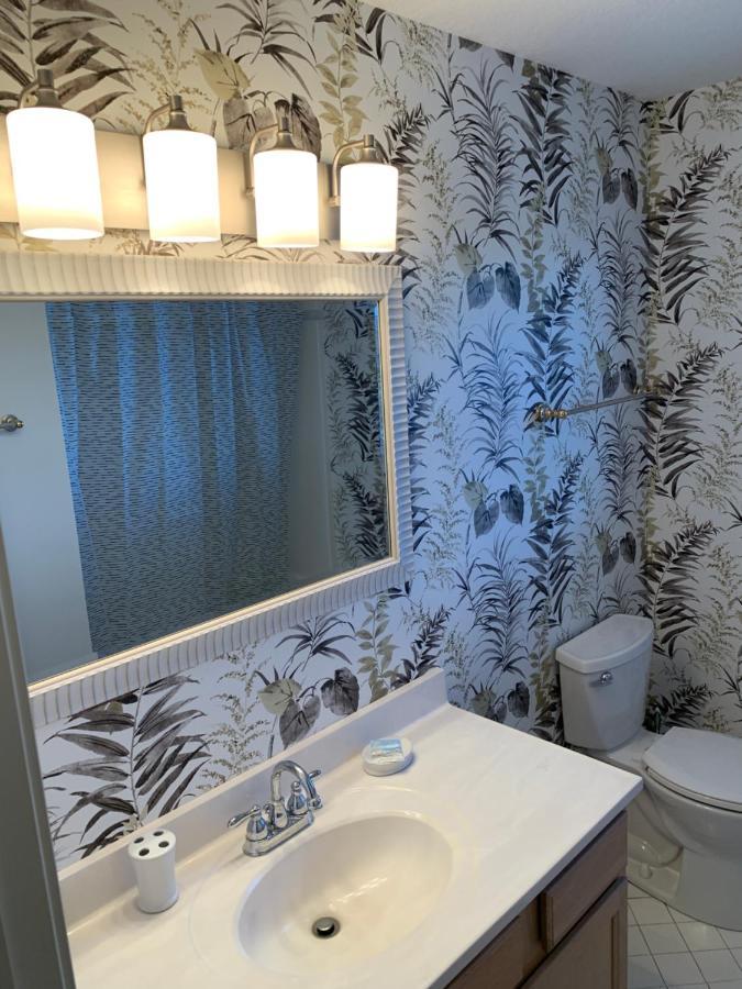 Villa Pet-friendly Coastal Retreat With Pool And Fireplace *