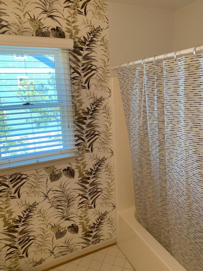 Pet-friendly Coastal Retreat With Pool And Fireplace Villa *