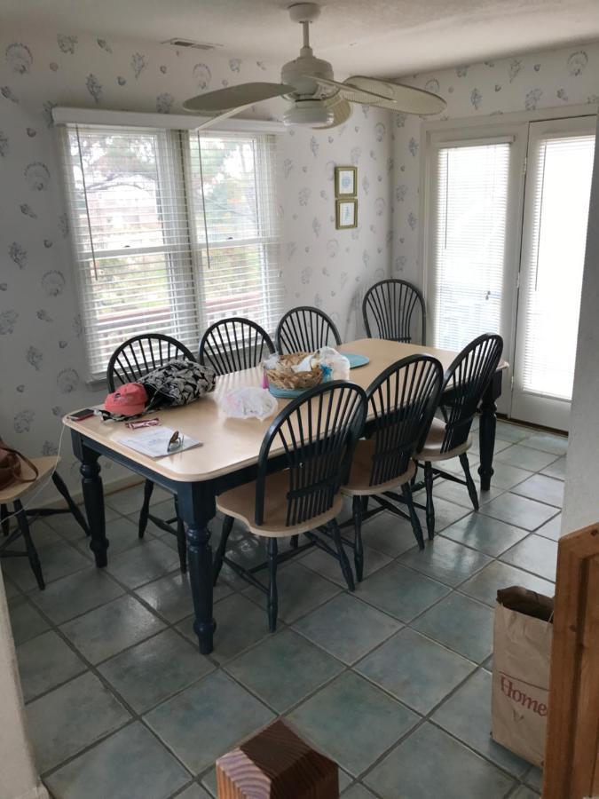 Pet-friendly Coastal Retreat With Pool And Fireplace Villa