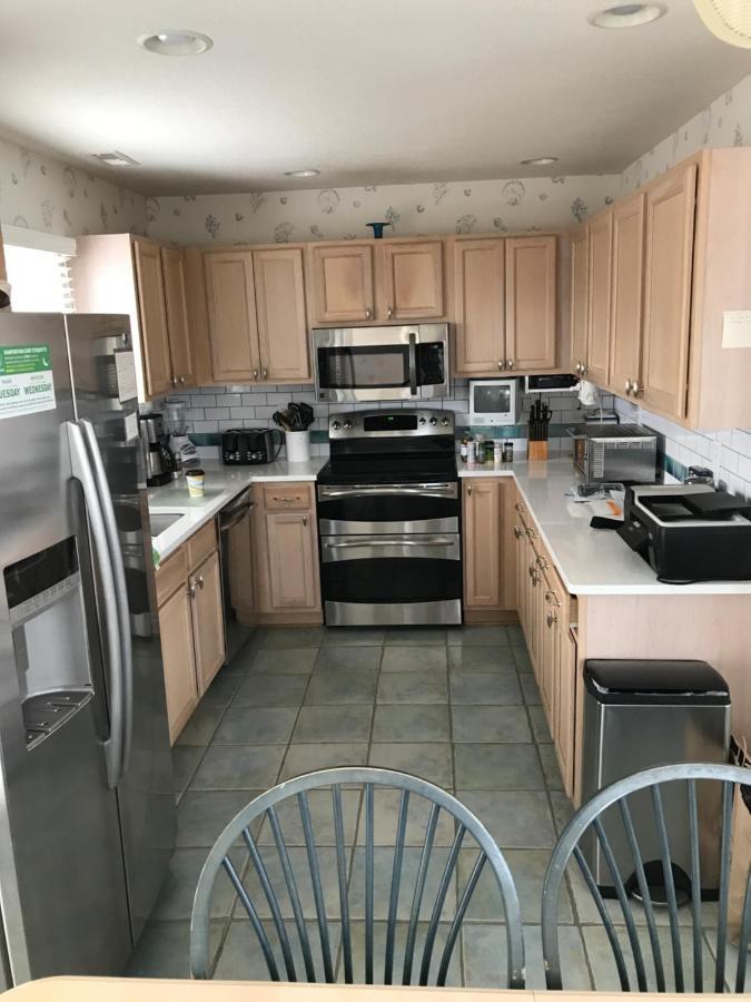 Pet-friendly Coastal Retreat With Pool And Fireplace *