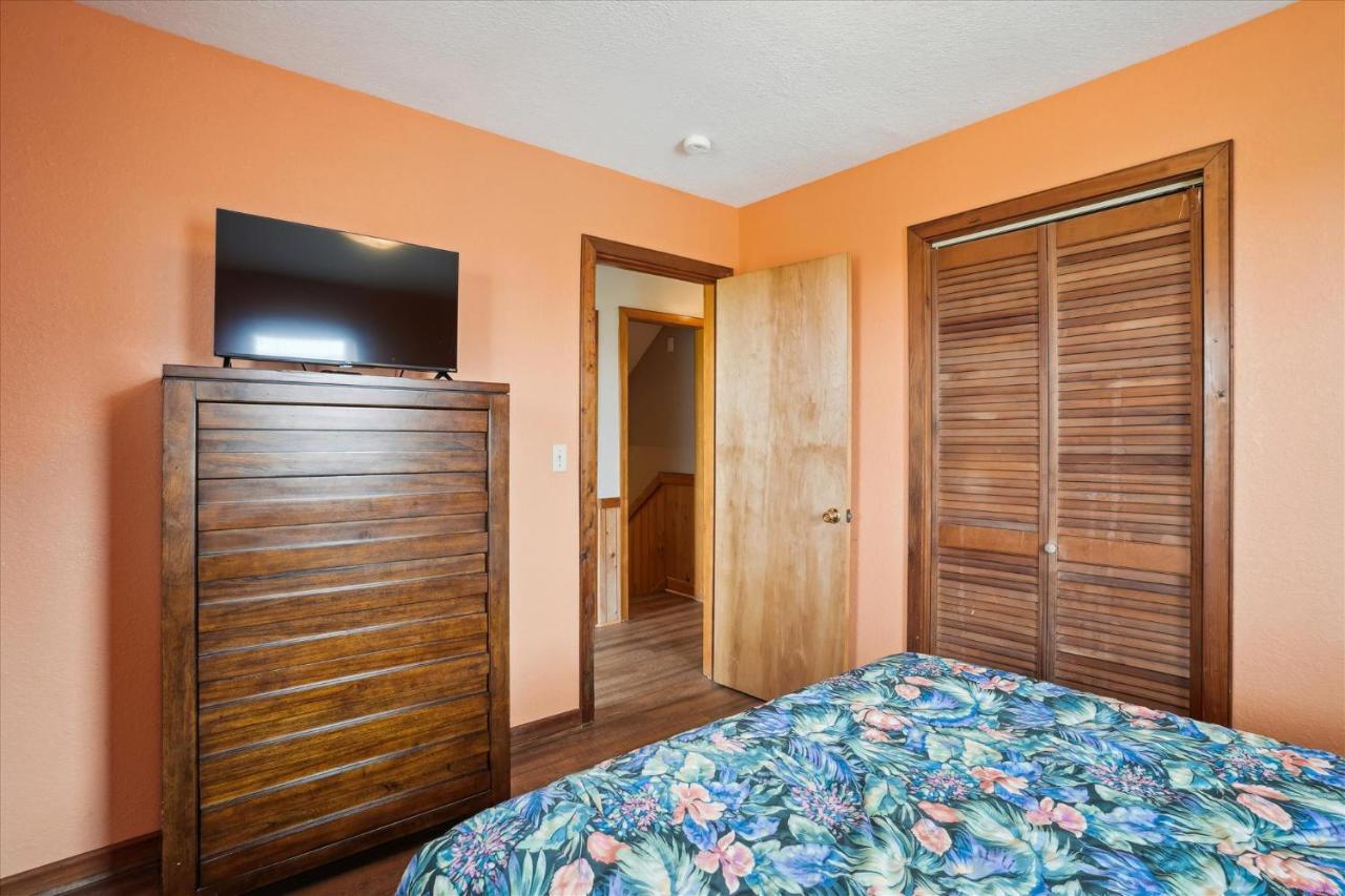 5863 - Belvidere East By Realty