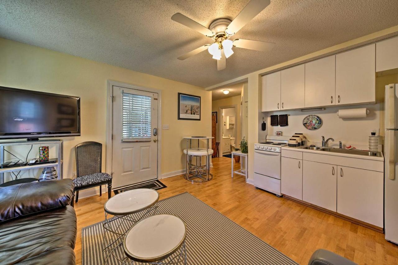 With Patio - Half Mile Walk To Beach! Apartment Nags Head